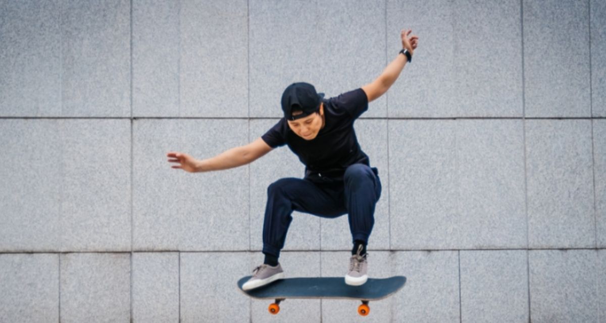 The Science Behind Weight of a Skateboard How It Impacts Performance and Maneuverability-physics of skateboarding